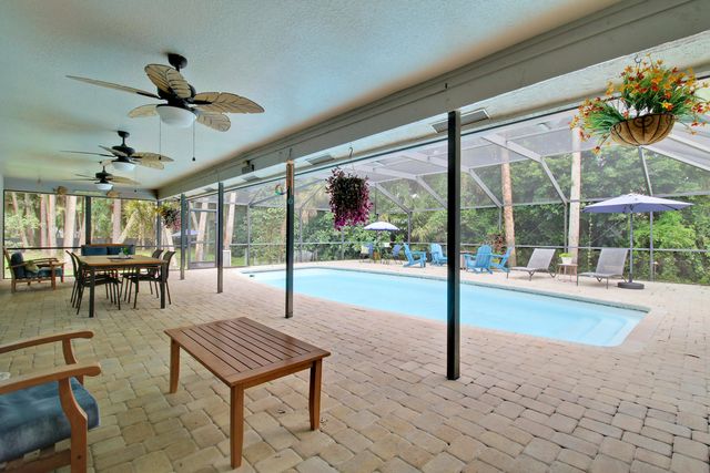 8552 Thousand Pines Circle, West Palm Beach, FL 33411