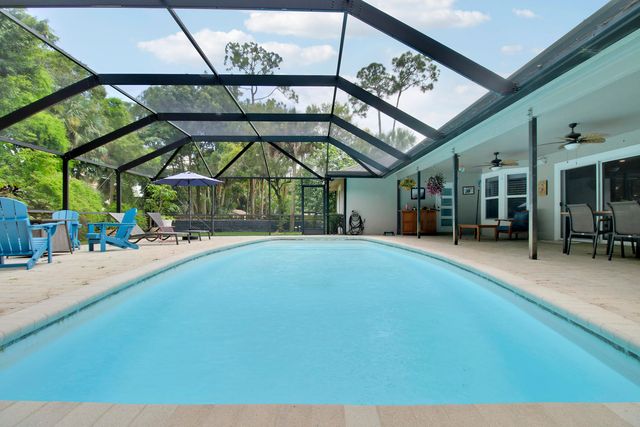 8552 Thousand Pines Circle, West Palm Beach, FL 33411