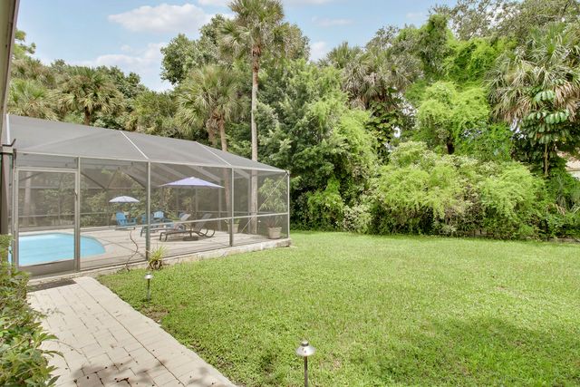8552 Thousand Pines Circle, West Palm Beach, FL 33411