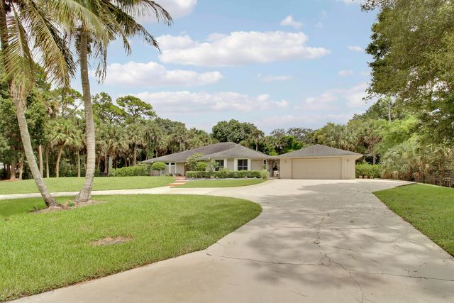 8552 Thousand Pines Circle, West Palm Beach, FL 33411