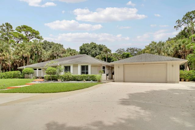 8552 Thousand Pines Circle, West Palm Beach, FL 33411