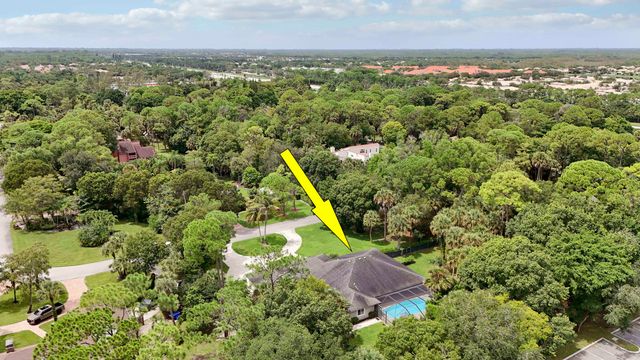 8552 Thousand Pines Circle, West Palm Beach, FL 33411