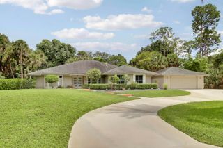 8552 Thousand Pines Circle, West Palm Beach, FL 33411