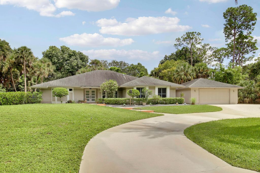 8552 Thousand Pines Circle, West Palm Beach, FL 33411