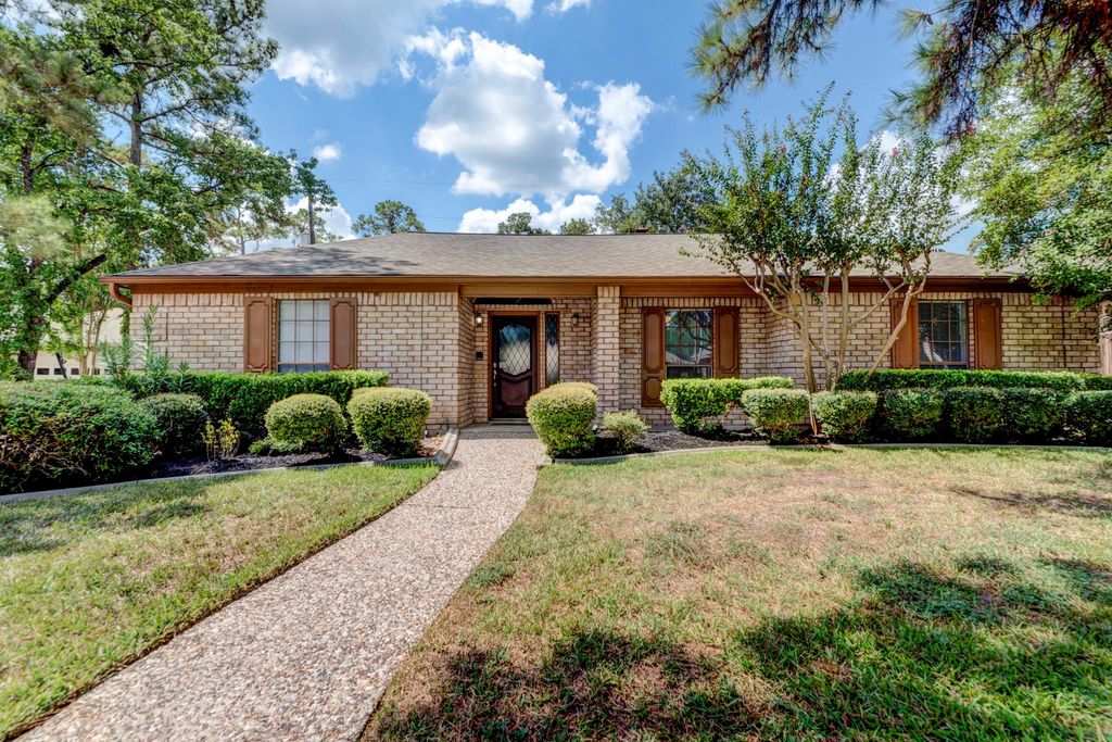 17707 Woodlode Lane, Spring, TX 77379