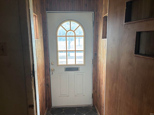 634 W Lusher Avenue, Elkhart, IN 46517
