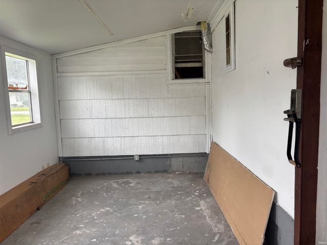 634 W Lusher Avenue, Elkhart, IN 46517