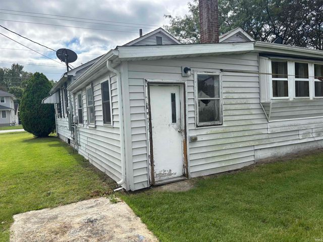 634 W Lusher Avenue, Elkhart, IN 46517