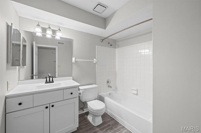 17078 Sandalwood Creek Drive B, Wildwood, MO 63038