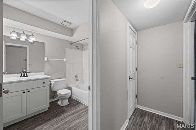 17078 Sandalwood Creek Drive B, Wildwood, MO 63038