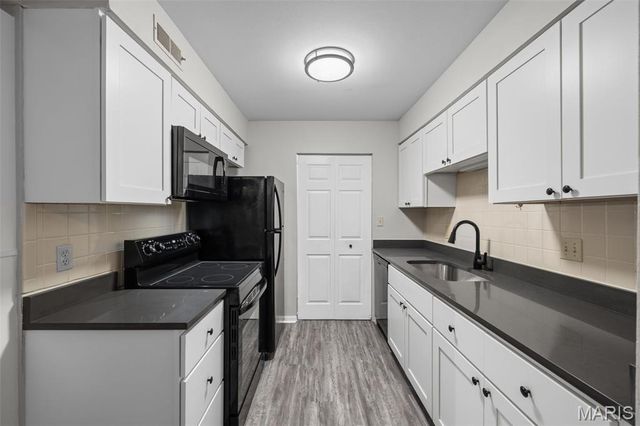17078 Sandalwood Creek Drive B, Wildwood, MO 63038