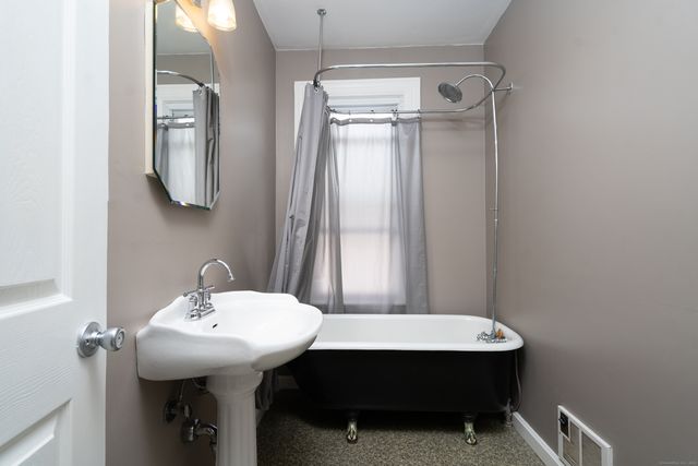 9 Thames Terrace, Norwich, CT 06360