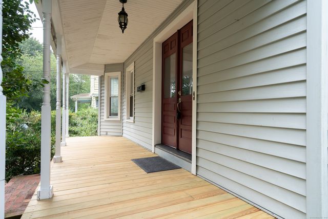 9 Thames Terrace, Norwich, CT 06360