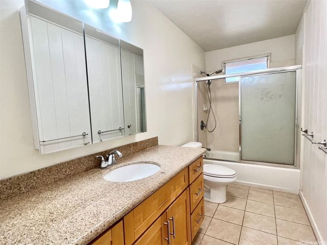 748 Luawai Street, Honolulu, HI 96816