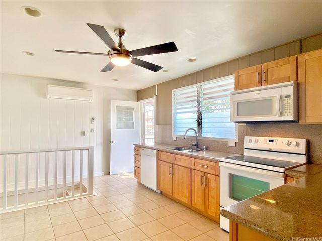 748 Luawai Street, Honolulu, HI 96816