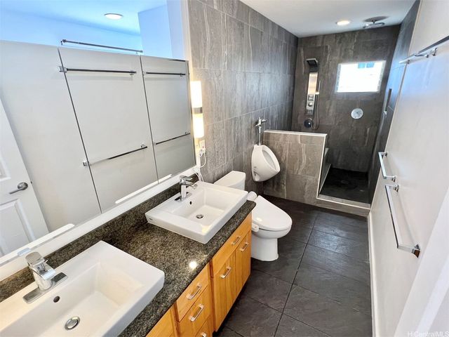 748 Luawai Street, Honolulu, HI 96816