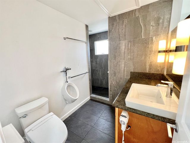 748 Luawai Street, Honolulu, HI 96816