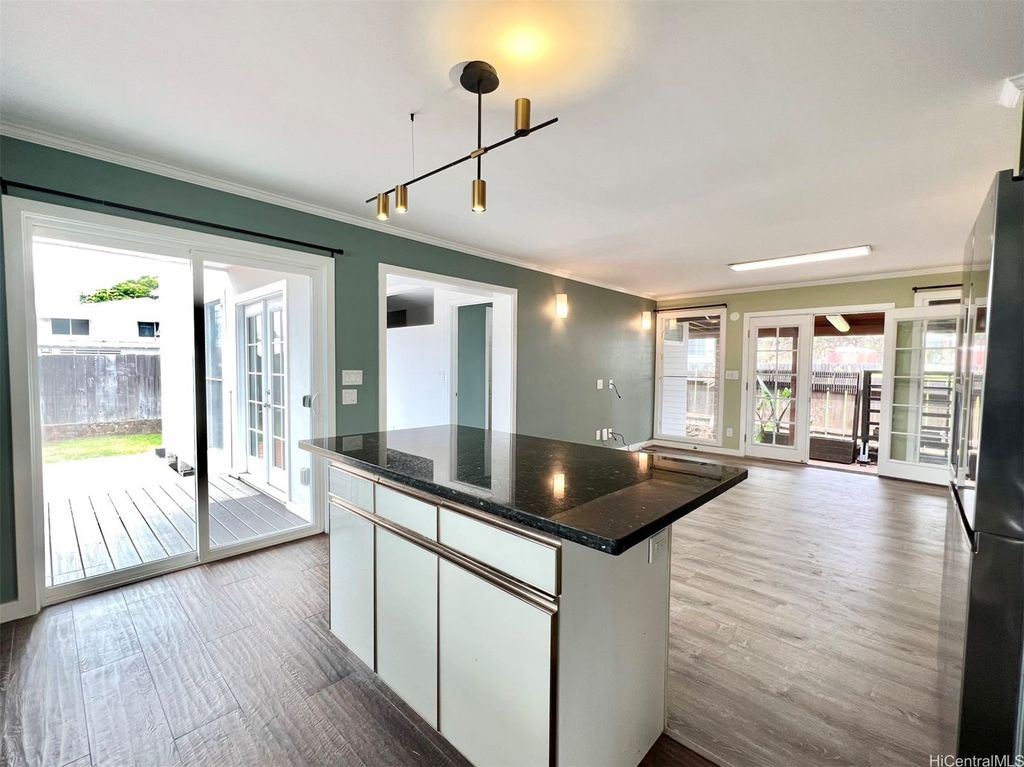 748 Luawai Street, Honolulu, HI 96816