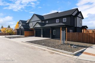 1683, 1679 1675, 1671 Onyx Ct, Sandpoint, ID 83864