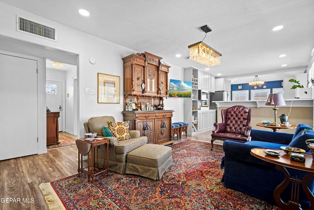 1109 WHITAKER Lane, El Paso, TX 79902