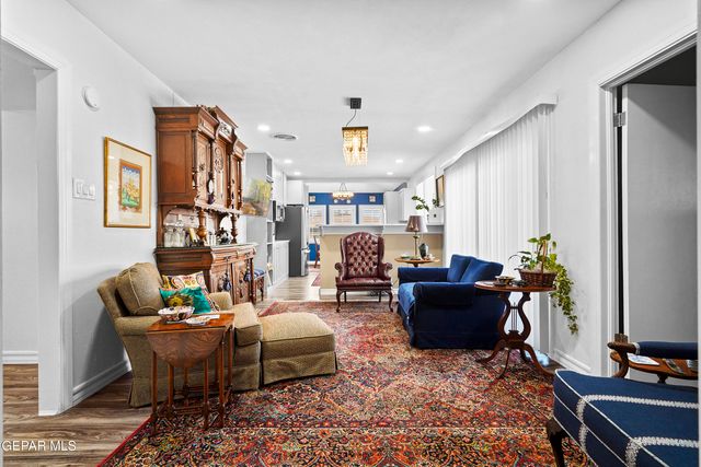 1109 WHITAKER Lane, El Paso, TX 79902