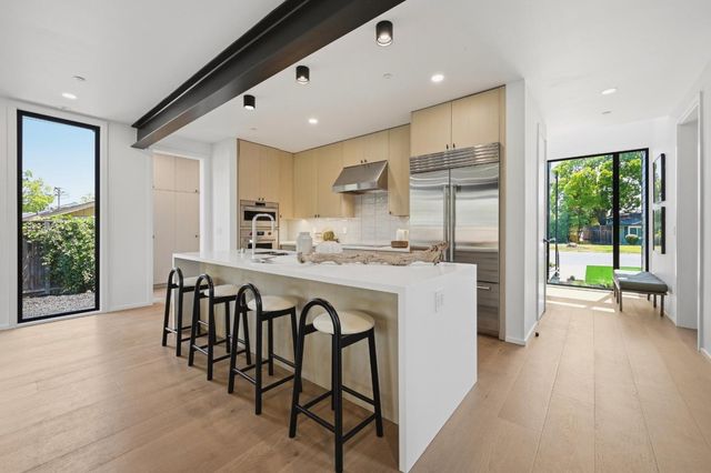 11841 Southwood Drive, Saratoga, CA 95070