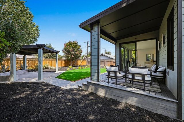 11841 Southwood Drive, Saratoga, CA 95070