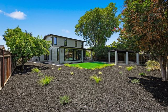 11841 Southwood Drive, Saratoga, CA 95070