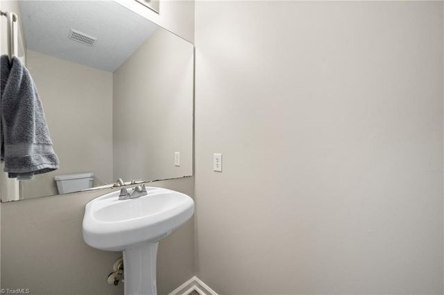 442 Peyton Court, Winston-salem, NC 27103