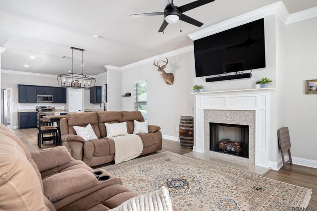 13138 Ducks Landing St, Gonzales, LA 70737