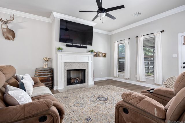 13138 Ducks Landing St, Gonzales, LA 70737
