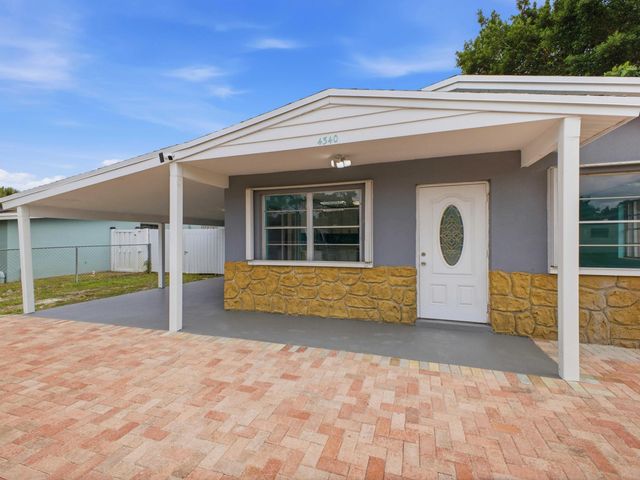 4340 Broadway Street, Lake Worth, FL 33461