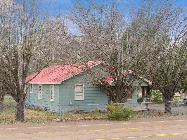 750 Tennessee Ave, S, Parsons, TN 38363