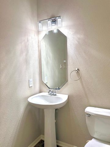 107 W Spindle Tree Circle, The Woodlands, TX 77382