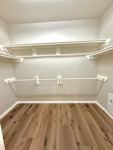 107 W Spindle Tree Circle, The Woodlands, TX 77382