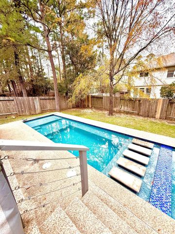 107 W Spindle Tree Circle, The Woodlands, TX 77382