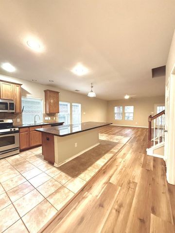 107 W Spindle Tree Circle, The Woodlands, TX 77382