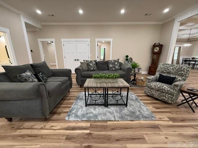 1867 Locust Grove Rd, Batesville, AR 72501