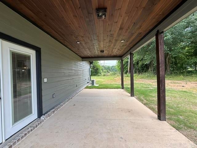 1867 Locust Grove Rd, Batesville, AR 72501
