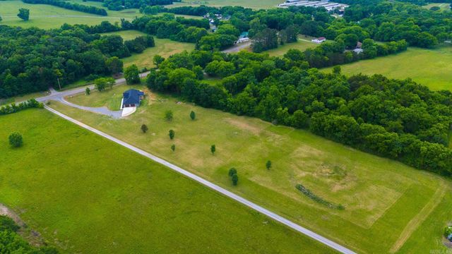 1867 Locust Grove Rd, Batesville, AR 72501