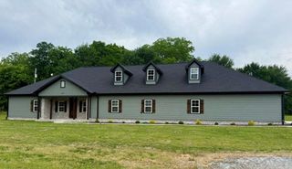 1867 Locust Grove Rd, Batesville, AR 72501