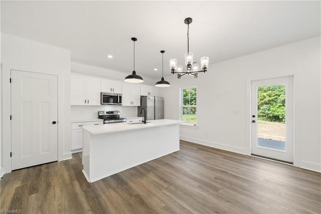 1667 Ralee Drive, Winston-salem, NC 27127