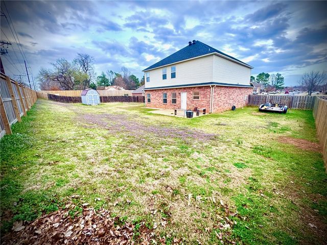 1214 Queensbury Street, Lowell, AR 72745