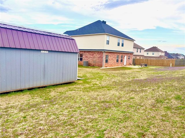 1214 Queensbury Street, Lowell, AR 72745