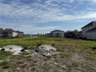 2701 NE Crestview Street, Blue Springs, MO 64029