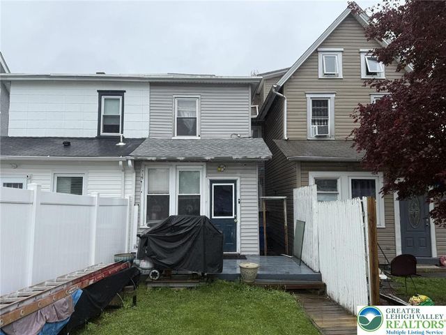 306 East Fairview Street, Coopersburg Boro, PA 18036