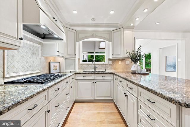 637 HEATHER LN, Bryn Mawr, PA 19010