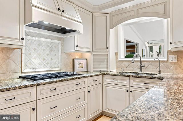 637 HEATHER LN, Bryn Mawr, PA 19010