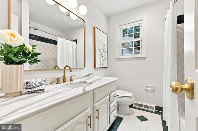 637 HEATHER LN, Bryn Mawr, PA 19010