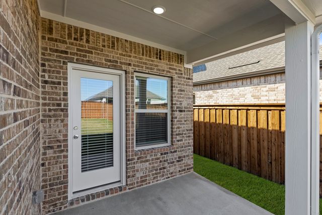 2372 Bell Way, Forney, TX 75126